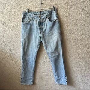 Levis 501 Jeans Mens 28x18 Button Fly Light Wash